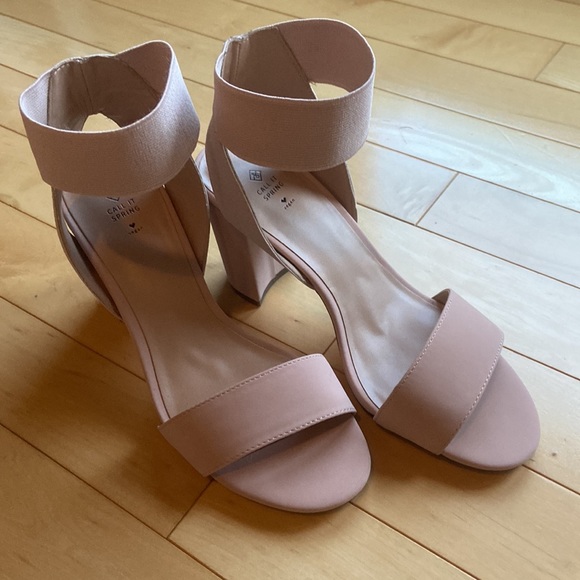 Pink Heels - Picture 4 of 6